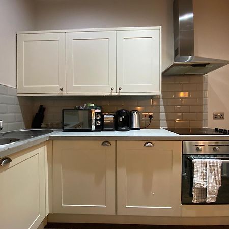 Stunning King Suite Apartment In The Heart Of Leeds City Center Екстер'єр фото