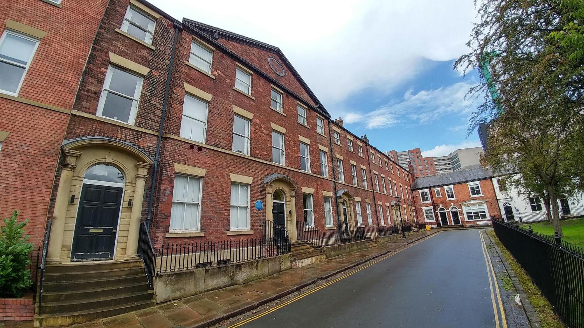 Stunning King Suite Apartment In The Heart Of Leeds City Center Екстер'єр фото