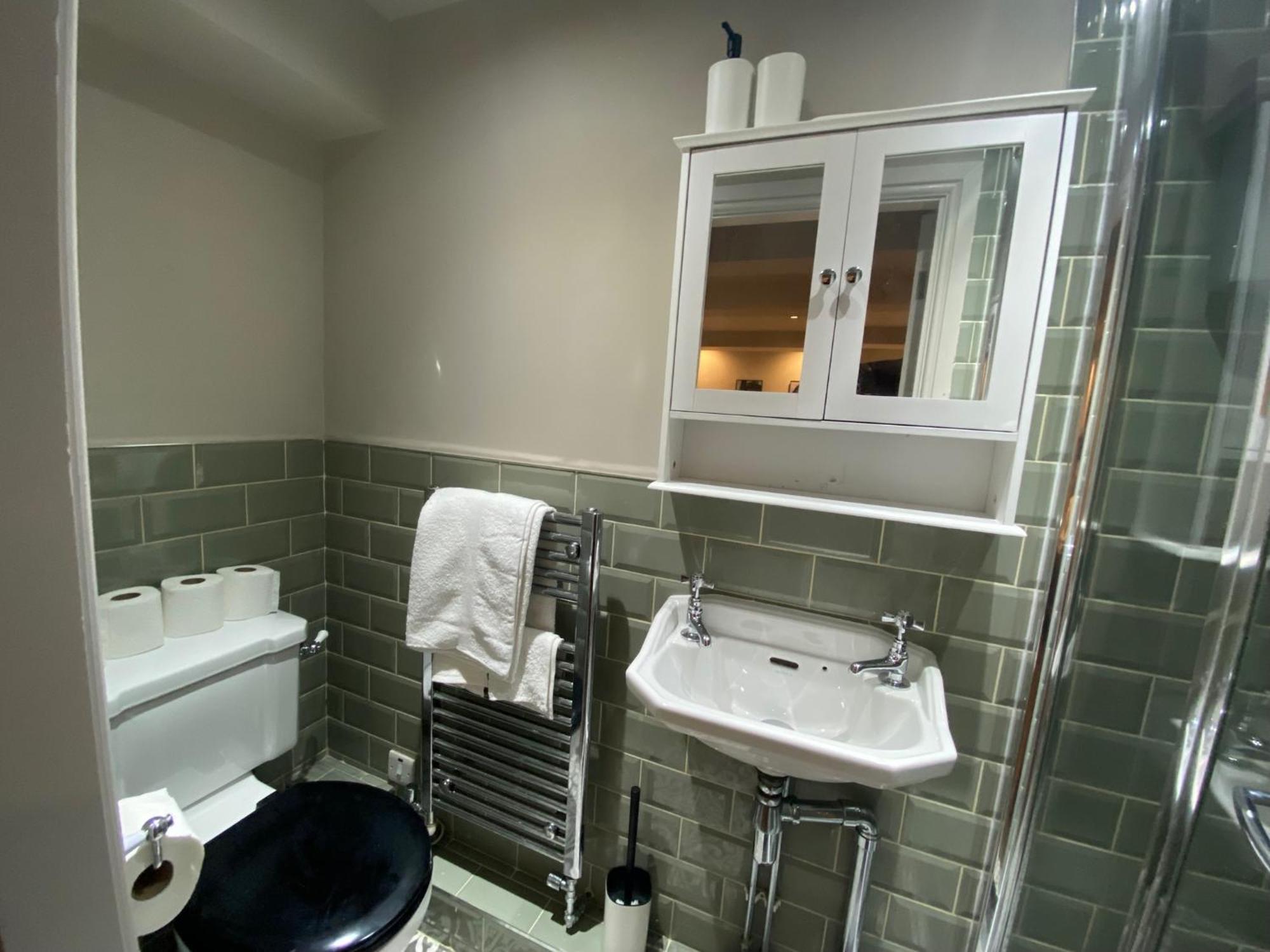 Stunning King Suite Apartment In The Heart Of Leeds City Center Екстер'єр фото