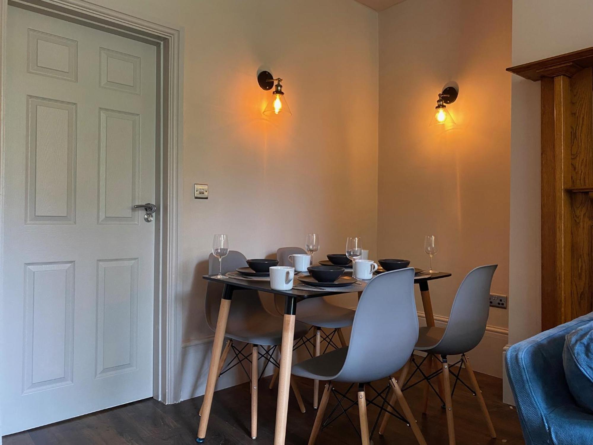Stunning King Suite Apartment In The Heart Of Leeds City Center Екстер'єр фото